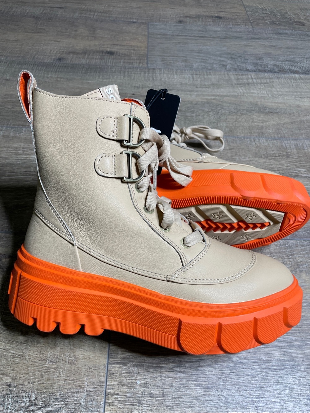 NWT Beige Caribou Leather Combat Boots with Orange Lug Sole Size 7.5